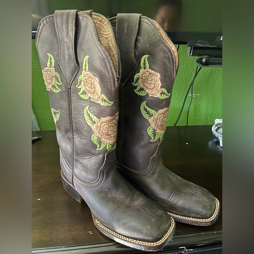 Embroidered Floral Cowboy Boots